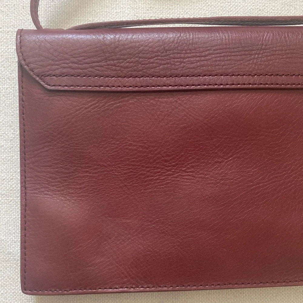 MADEWELL | The Slim Convertible Bag - Cabernet - Picture 10 of 16